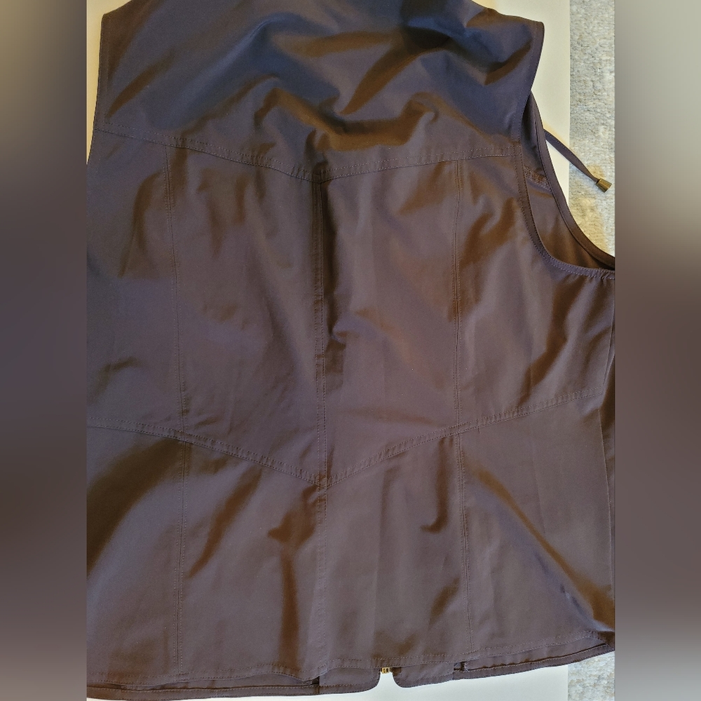 Weekends Chicos Vest - Picture 2 of 4